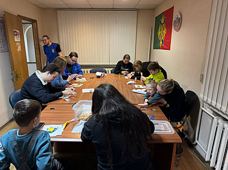 Сегодня в районе Преображенское прошел благотворительный мастер-класс роспись пряников к 23 февраля