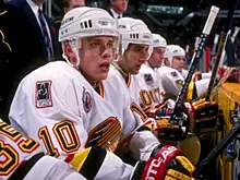 Канадцы вспоминают первые игры Павла Буре в НХЛ: юные девушки визжали, а люди постарше просто открывали рты