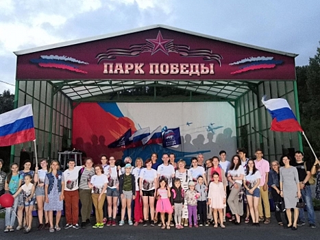 Флешмоб в честь Дня Российского флага прошел в Нижнем Новгороде