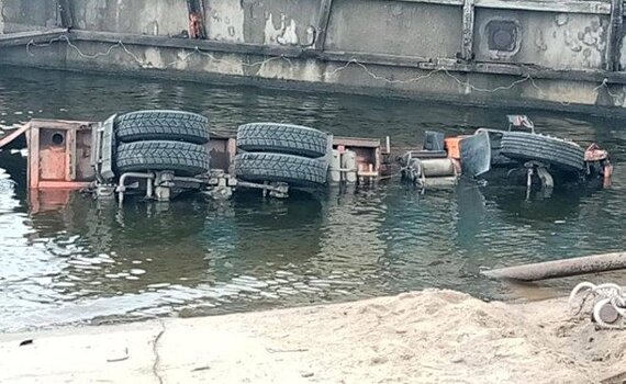 Итоги дня: возможное повышение МРОТ, КАМАЗ и Audi упали в воду у переправы в Татарстане