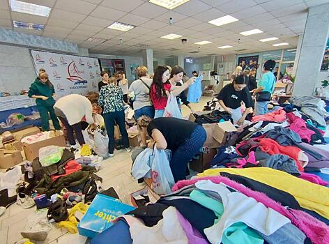 В Курском центре досуга «Ассоль» развернули пункт выдачи гуманитарной помощи