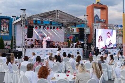III Международный фестиваль «БелМелФест» открылся «Белым ужином»