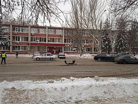 Два автомобиля столкнулись напротив кардиоцентра в Самаре