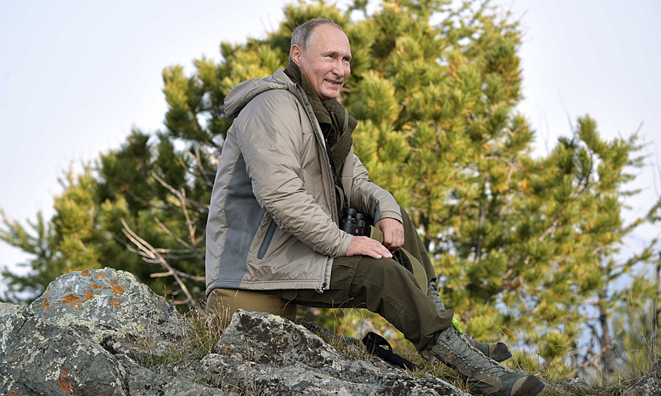 2018 год. Президент РФ Владимир Путин на отдыхе в Саяно-Шушенском заповеднике в Республике Тыва.
