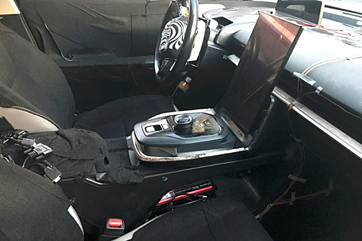 Раскрыт салон новой Toyota с огромным экраном в стиле Tesla