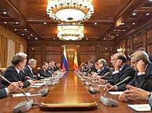 Медведев: РФ и Испания сохраняют деловые контакты