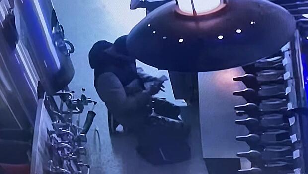 На Сахалине сотрудники уголовного розыска задержали подозреваемого в разбойном нападении и серии краж