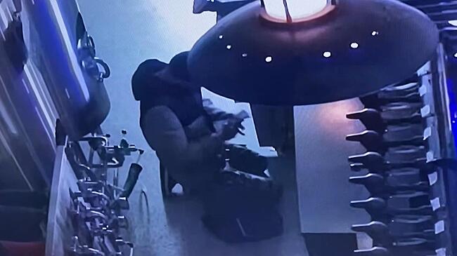 На Сахалине сотрудники уголовного розыска задержали подозреваемого в разбойном нападении и серии краж