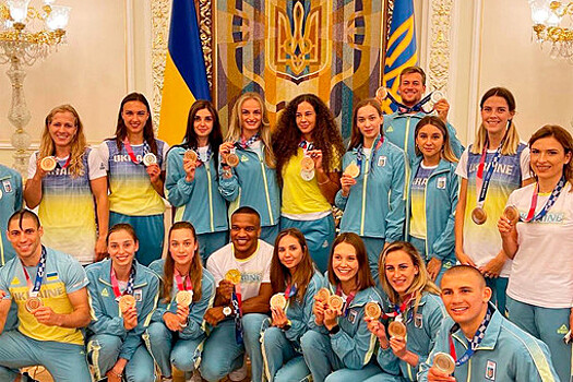 Президент Украины Зеленский вручил олимпийцам госнаграды