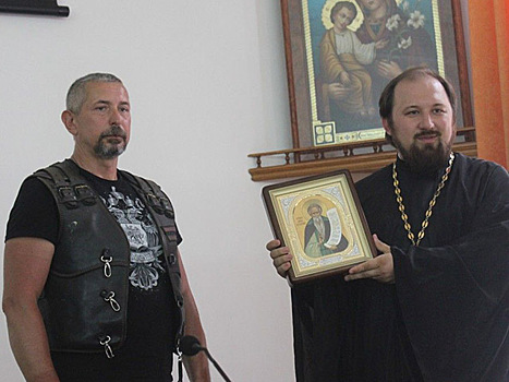 Байкеры мотоклуба «Ночные волки» привезли икону Иоанна Лествичника в Оренбург