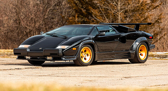 Этот Lamborghini Countach LP5000 Quattrovalvole 1988 года выглядит как и новый
