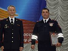 Лучших полицейских наградили к празднику