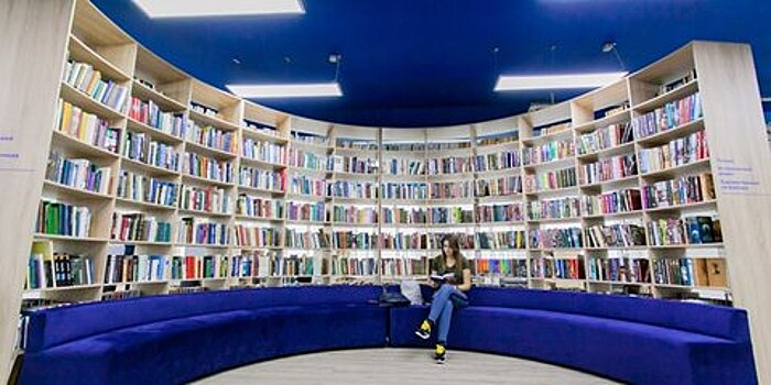 Собянин рассказал о преимуществах смарт-библиотеки