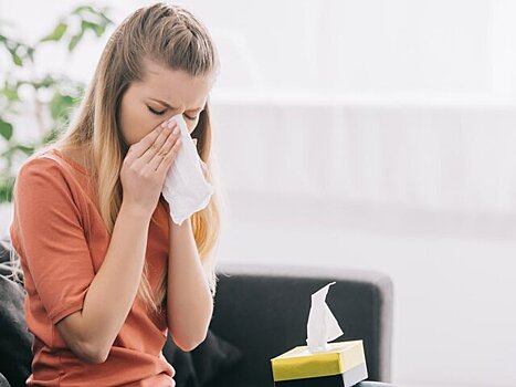 Врач назвала 10 продуктов, которые усиливают аллергию на пыльцу