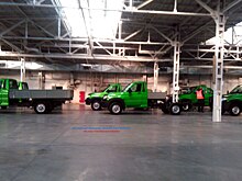 Новый УАЗ Cargo сфотографировали прямо на конвейере