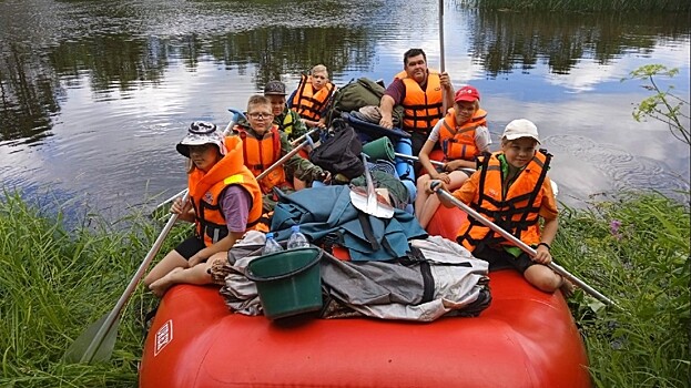 «Преодолели себя»: дети из Вологды совершили сплав по реке Вага