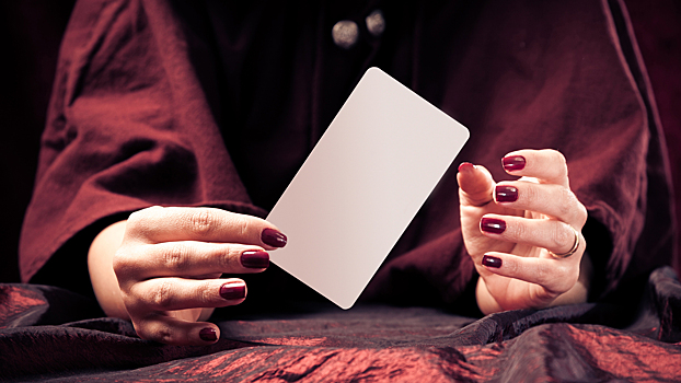 Россиян массово разводят экстрасенсы: раскрыты главные схемы обмана