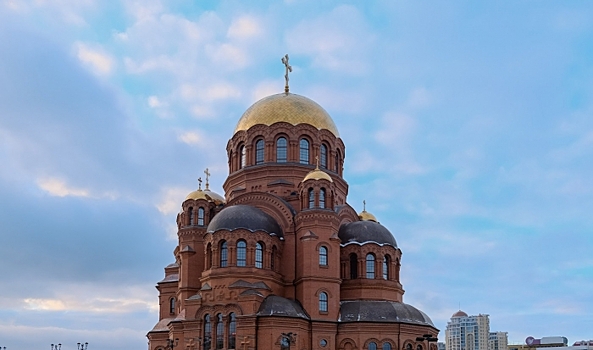 Губернатор Андрей Бочаров поздравил митрополита Феодора с праздником