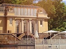 Павильон на Патриарших могут надстроить дополнительным этажом. Строители приступили к работам