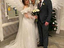 Гадалка, ангел и театр теней. В «зеркальную» дату декабря 16 саратовских пар поженились в полумраке