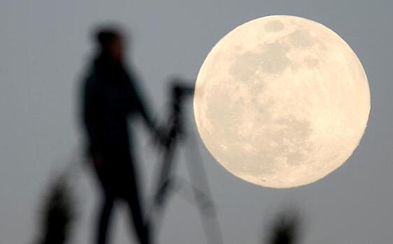 ОАЭ запустят программу исследования Луны в 2022 году