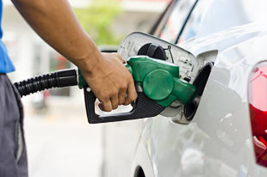 Цены на бензин в России в мае выросли на 0,3 процента