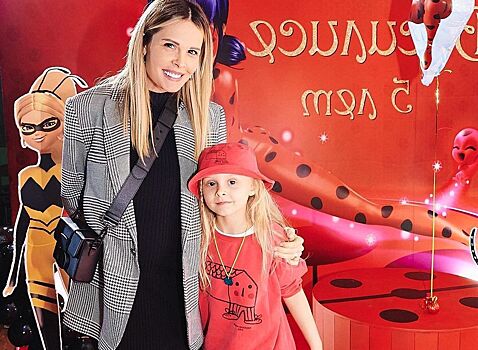 «Копия мамы»: 7-летняя дочь Марии Горбань примерила накладные ресницы