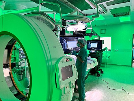 Более 750 пациентов прошли лечение в первых в Краснодарском крае гибридных операционных