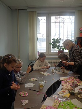 Пасхальный подарок своими руками изготовили юные бутовчане в библиотеке на Брусилова