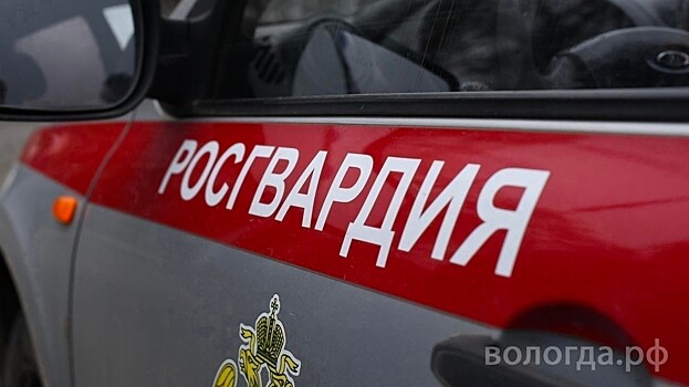 Пьяного мужчину за рулем чужого авто задержали в Вологде