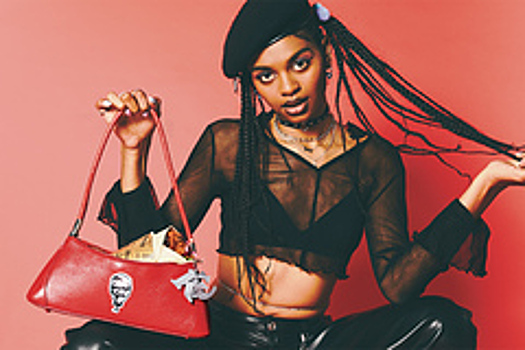 Сеть ресторанов быстрого питания KFC выпустила сумку в стиле 90-х