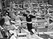 Госслужащим предложили делать зарядку на работе под гимн