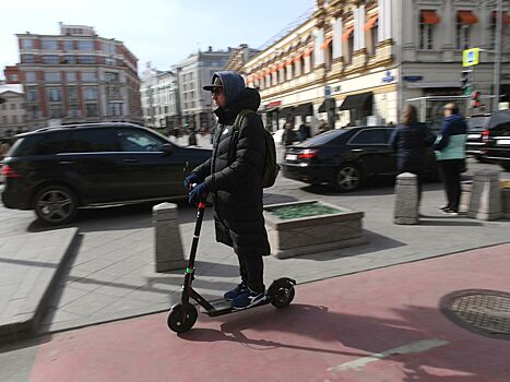 Пьяного россиянина на электросамокате лишили прав