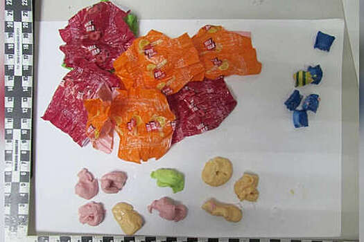 В Москве задержали 41-летнюю женщину, прятавшую наркотики внутри конфет