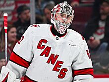 27 сейвов Кочеткова принесли «Каролине» выездную победу над «Бостоном»