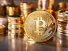 Биткоин пытается расти после обвала