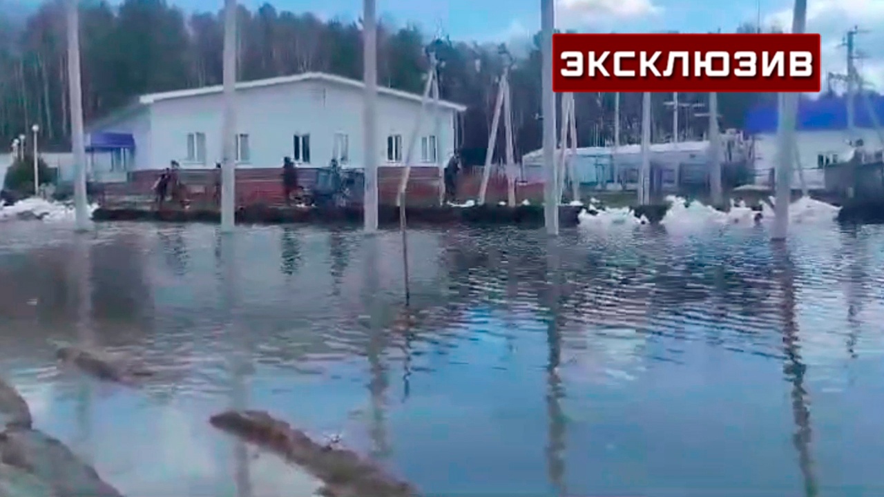Появились кадры из Омской области, где вода отрезала 19 населенных пунктов