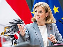 Глава МИД Австрии призвала ЕС отказаться от "импорта безопасности" из США