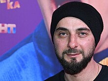 Многодетный отец и успешный комик: жизнь Демиса Карибидиса