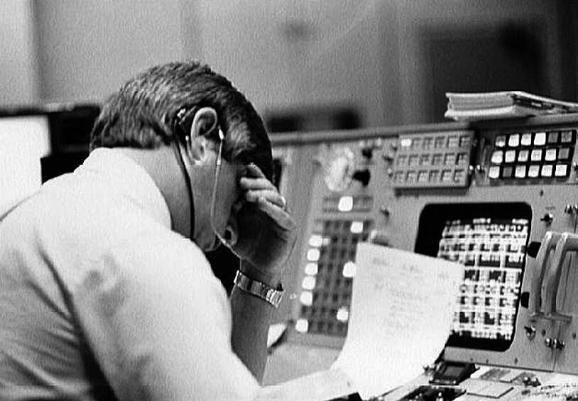 Инженер НАСА Джей Грин реагирует на крушение "Челленджера"