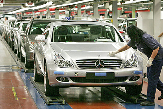 Mercedes и "корейцы" продавались в РФ хуже остальных в апреле