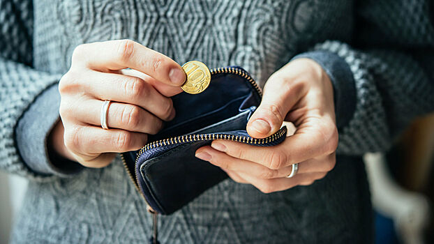 Минтруд объяснил снижение бедности в России