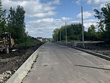 На ул. Героя России Сергеева в Заре занимаются тротуарами и освещением