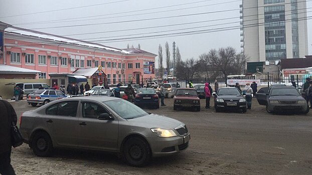 В Воронеже из-за угрозы теракта эвакуировали Центральный автовокзал