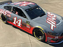 Трехкратный чемпион NASCAR прокатит пилотов Haas в Остине