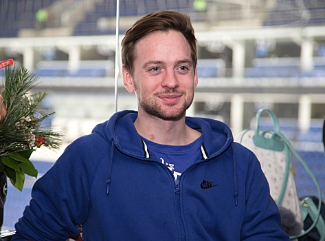 От хоккеиста до курьера: звезда «Молодежки» Александр Соколовский рассказал о первых годах жизни в США