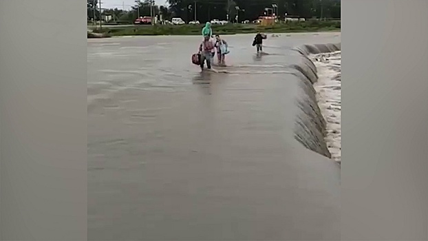 Десятки отелей оказались повреждены из-за непогоды в Анапе