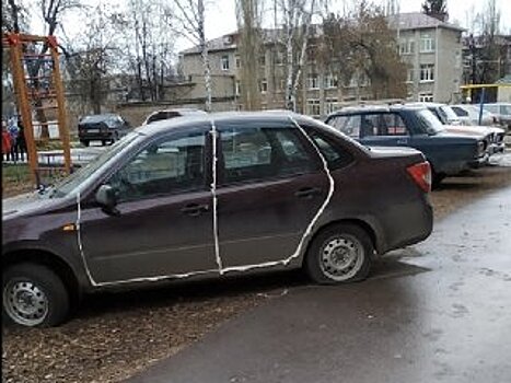 В Башкирии за неправильную парковку запенили все двери в автомобиле