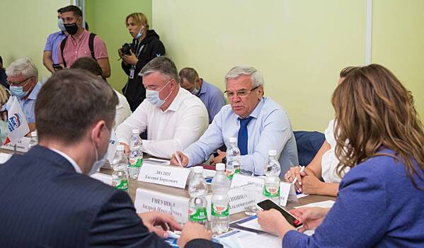 Геннадий Онищенко обсудил с нижегородскими депутатами вопросы здравоохранения и демографии