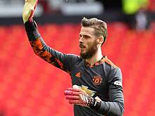 Аткинсон назначил пенальти в ворота «МЮ» за руку Шоу на 93-й. Нобл пробил сразу после выхода на замену, но Де Хеа отразил удар